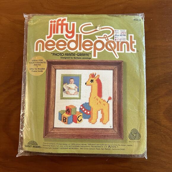 NOS Vintage Needlepoint Kit Sunset Designs Jiffy Photo Frame GIRAFFE Baby 1977 - Picture 1 of 3